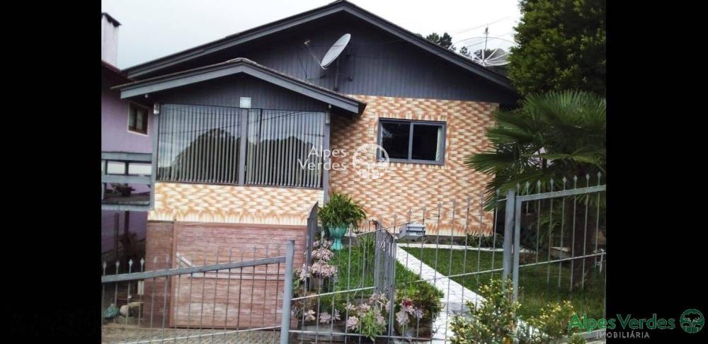 Vende-se uma linda casa com patio separado em Gramado · Centro - Alpes Verdes Imobiliaria